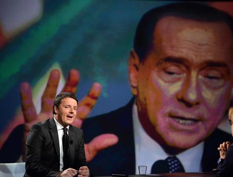 Flat Renzi - estende bonus e copia Berlusconi